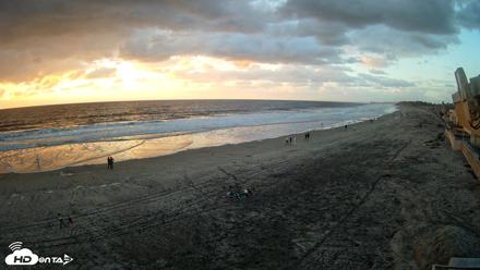 17th St. Del Mar Beach - 4K NW View Live Cam - Oct 12, 2026, 6:09pm PDT