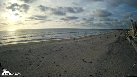 17th St. Del Mar Beach - 4K NW View Live Cam - Apr 20, 2026, 6:15pm PDT