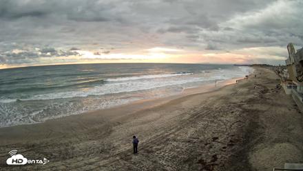 17th St. Del Mar Beach - 4K NW View Live Cam - Oct 23, 2026, 6:10pm PDT