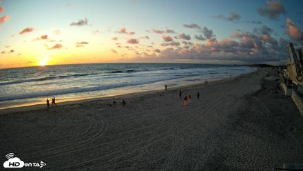 17th St. Del Mar Beach - 4K NW View Live Cam - Apr 13, 2026, 7:17pm PDT