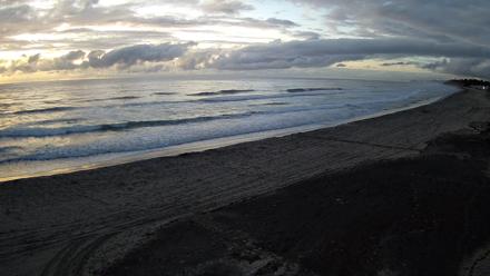 17th St. Del Mar Beach - 4K NW View Live Cam - Oct 14, 2025, 6:38pm PDT