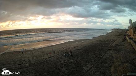 17th St. Del Mar Beach - 4K NW View Live Cam - Oct 12, 2026, 6:15pm PDT