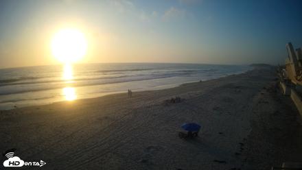17th St. Del Mar Beach - 4K NW View Live Cam - May 19, 2026, 7:12pm PDT