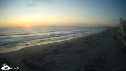 17th St. Del Mar Beach - 4K NW View Live Cam - Aug 7, 2026, 7:42pm PDT