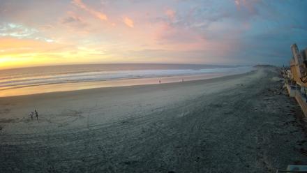 17th St. Del Mar Beach - 4K NW View Live Cam - Feb 5, 2026, 5:30pm PST