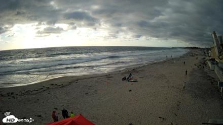 17th St. Del Mar Beach - 4K NW View Live Cam - May 25, 2026, 6:17pm PDT