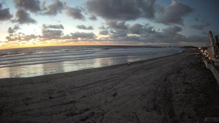 17th St. Del Mar Beach - 4K NW View Live Cam - Feb 18, 2026, 6:03pm PST