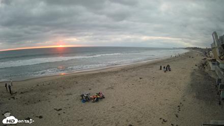 17th St. Del Mar Beach - 4K NW View Live Cam - May 23, 2026, 7:42pm PDT