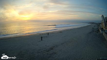 17th St. Del Mar Beach - 4K NW View Live Cam - May 12, 2026, 7:37pm PDT