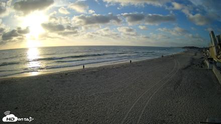 17th St. Del Mar Beach - 4K NW View Live Cam - Apr 29, 2026, 6:46pm PDT