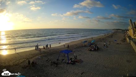 17th St. Del Mar Beach - 4K NW View Live Cam - Sep 19, 2026, 6:20pm PDT