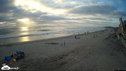 17th St. Del Mar Beach - 4K NW View Live Cam - May 9, 2026, 7:01pm PDT