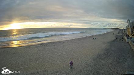 17th St. Del Mar Beach - 4K NW View Live Cam - Apr 12, 2026, 6:57pm PDT