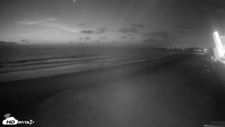 17th St. Del Mar Beach - 4K NW View Live Cam - Sep 16, 2026, 7:44pm PDT