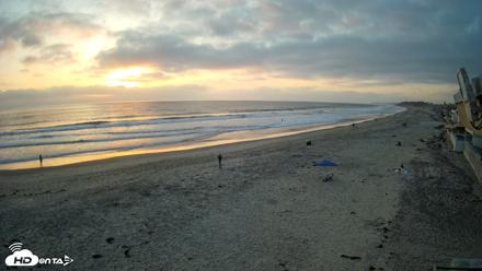 17th St. Del Mar Beach - 4K NW View Live Cam - May 21, 2026, 7:35pm PDT