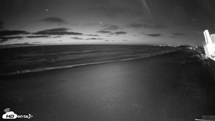 17th St. Del Mar Beach - 4K NW View Live Cam - May 6, 2026, 8:33pm PDT