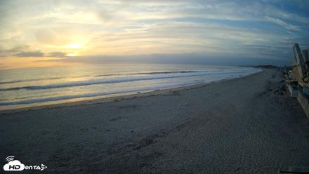 17th St. Del Mar Beach - 4K NW View Live Cam - May 12, 2026, 7:26pm PDT