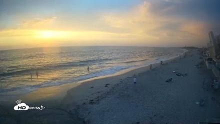17th St. Del Mar Beach - 4K NW View Live Cam - Aug 10, 2026, 7:39pm PDT