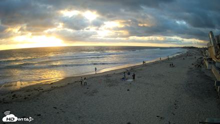 17th St. Del Mar Beach - 4K NW View Live Cam - May 25, 2026, 7:27pm PDT