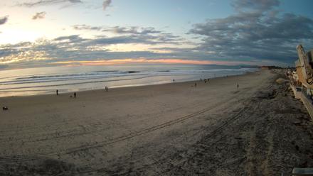 17th St. Del Mar Beach - 4K NW View Live Cam - Jan 6, 2026, 5:12pm PST