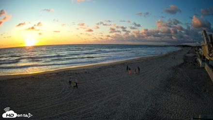 17th St. Del Mar Beach - 4K NW View Live Cam - Apr 13, 2026, 7:15pm PDT