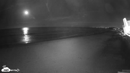 17th St. Del Mar Beach - 4K NW View Live Cam - Apr 24, 2026, 1:19am PDT