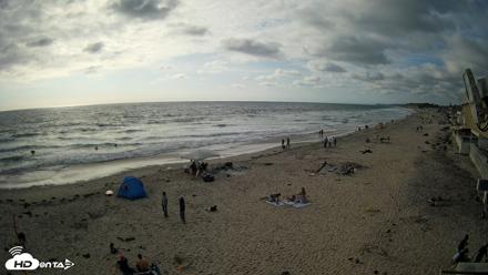 17th St. Del Mar Beach - 4K NW View Live Cam - May 24, 2026, 5:45pm PDT