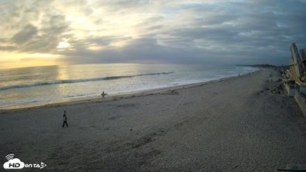 17th St. Del Mar Beach - 4K NW View Live Cam - May 12, 2026, 7:11pm PDT