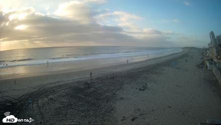 17th St. Del Mar Beach - 4K NW View Live Cam - Sep 14, 2026, 6:04pm PDT