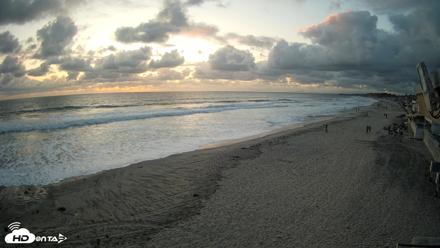 17th St. Del Mar Beach - 4K NW View Live Cam - May 27, 2026, 7:50pm PDT