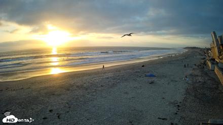 17th St. Del Mar Beach - 4K NW View Live Cam - May 21, 2026, 7:25pm PDT