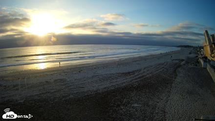 17th St. Del Mar Beach - 4K NW View Live Cam - May 7, 2026, 7:05pm PDT