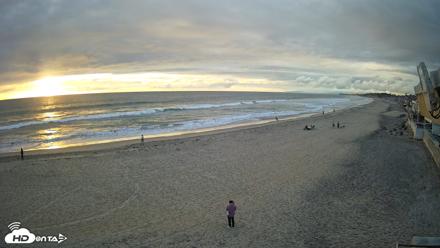 17th St. Del Mar Beach - 4K NW View Live Cam - Apr 12, 2026, 6:56pm PDT