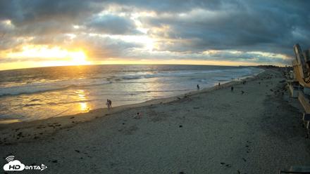 17th St. Del Mar Beach - 4K NW View Live Cam - May 25, 2026, 7:33pm PDT
