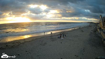17th St. Del Mar Beach - 4K NW View Live Cam - May 25, 2026, 7:27pm PDT