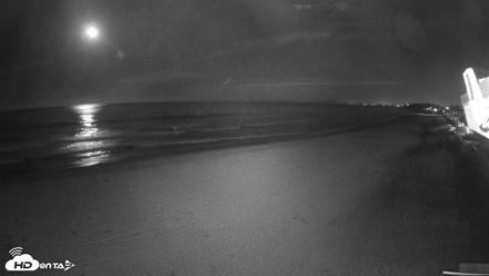 17th St. Del Mar Beach - 4K NW View Live Cam - Apr 24, 2026, 1:03am PDT
