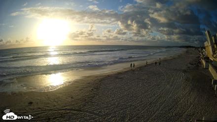17th St. Del Mar Beach - 4K NW View Live Cam - May 27, 2026, 7:17pm PDT