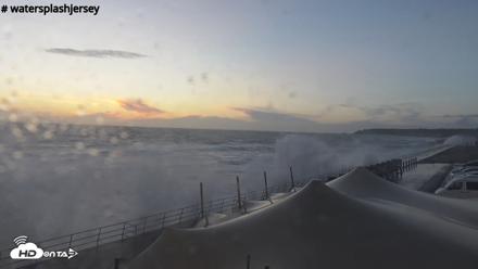 St. Quens Bay Jersey Island Live Webcam - Aug 30, 2026, 8:05pm BST