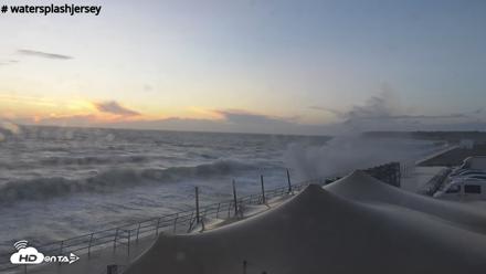 St. Quens Bay Jersey Island Live Webcam - Aug 30, 2026, 8:00pm BST