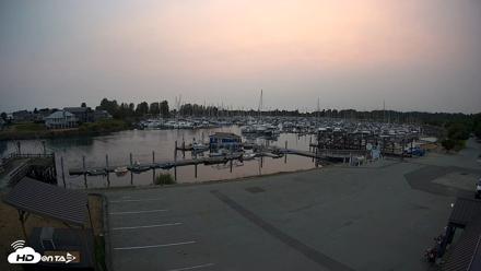 Point Roberts Marina NW Live Webcam - Aug 4, 2026, 8:37pm PDT