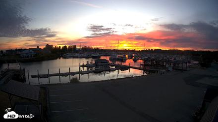 Point Roberts Marina NW Live Webcam - Aug 31, 2026, 8:04pm PDT