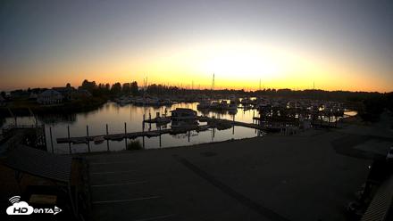 Point Roberts Marina NW Live Webcam - Aug 20, 2026, 8:25pm PDT