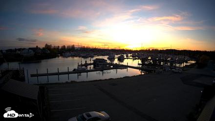 Point Roberts Marina NW Live Webcam - Apr 19, 2026, 8:17pm PDT