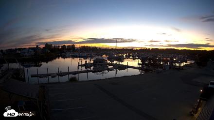 Point Roberts Marina NW Live Webcam - Aug 11, 2026, 9:02pm PDT