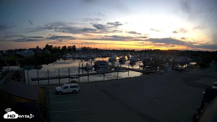 Point Roberts Marina NW Live Webcam - May 22, 2026, 9:02pm PDT