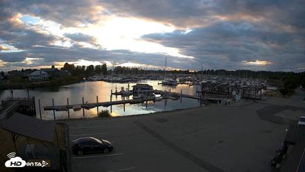 Point Roberts Marina NW Live Webcam - Aug 1, 2026, 8:25pm PDT
