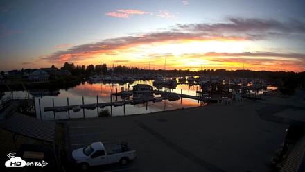 Point Roberts Marina NW Live Webcam - Aug 19, 2026, 8:27pm PDT