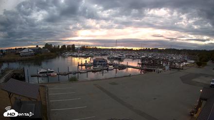 Point Roberts Marina NW Live Webcam - Aug 28, 2026, 8:09pm PDT
