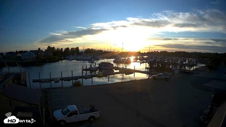 Point Roberts Marina NW Live Webcam - Aug 19, 2026, 8:00pm PDT