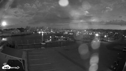 Point Roberts Marina NW Live Webcam - May 2, 2026, 5:01am PDT